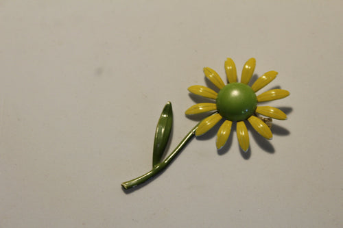 Vintage 1960s-1970s Yellow Daisy Brooch